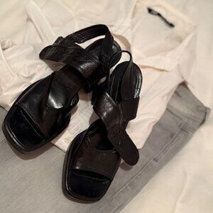 LEATHER PLATFORM SANDALS / BLACK / 37.5